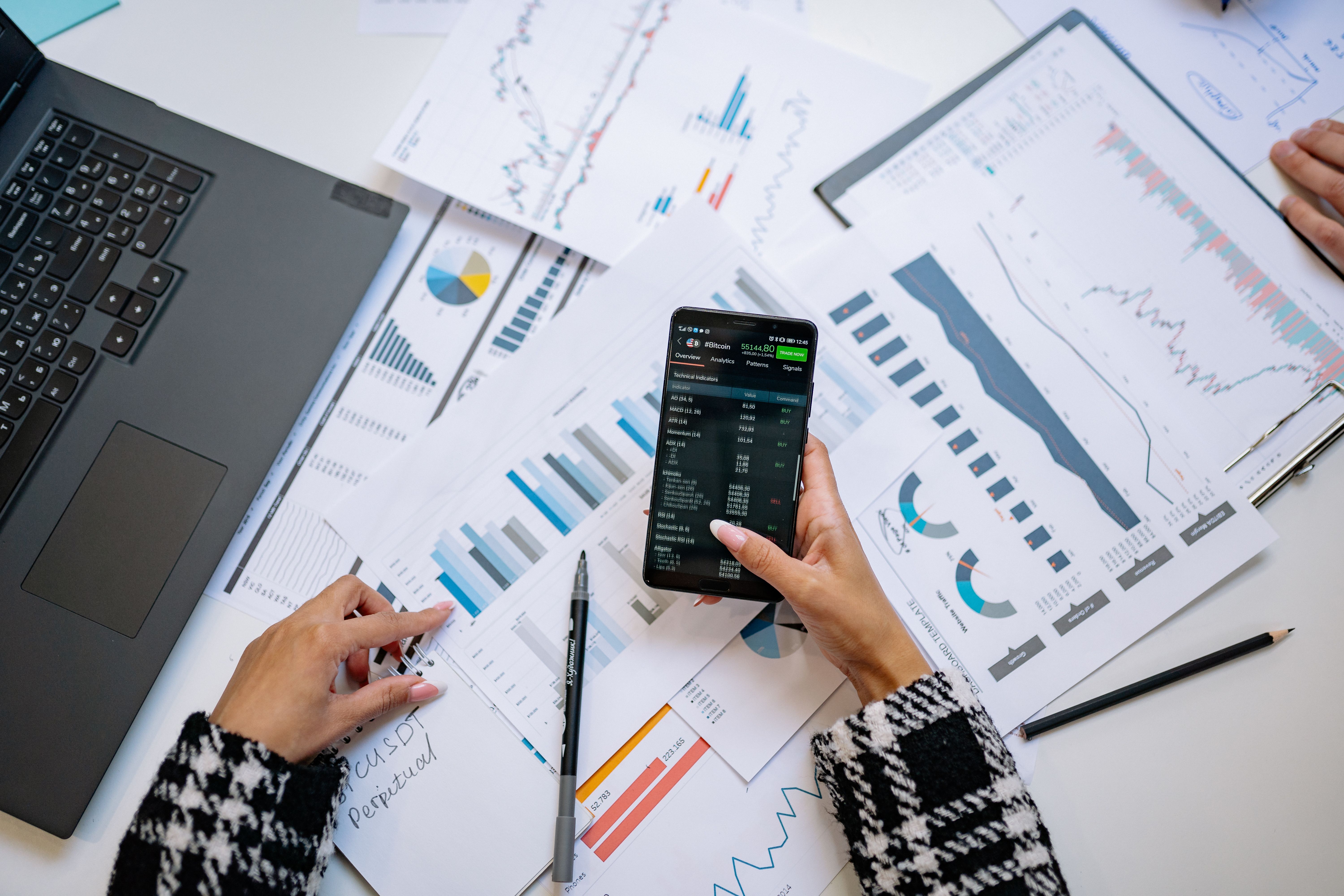 Data platform and analytics dashboard